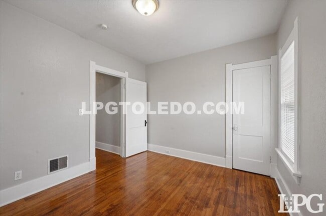 Building Photo - 2037 Alvin St