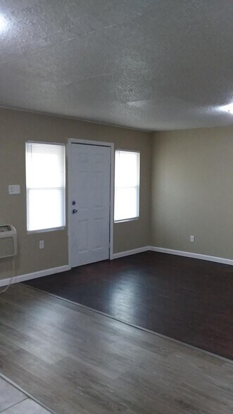 Building Photo - 4566 Knoxville Hwy