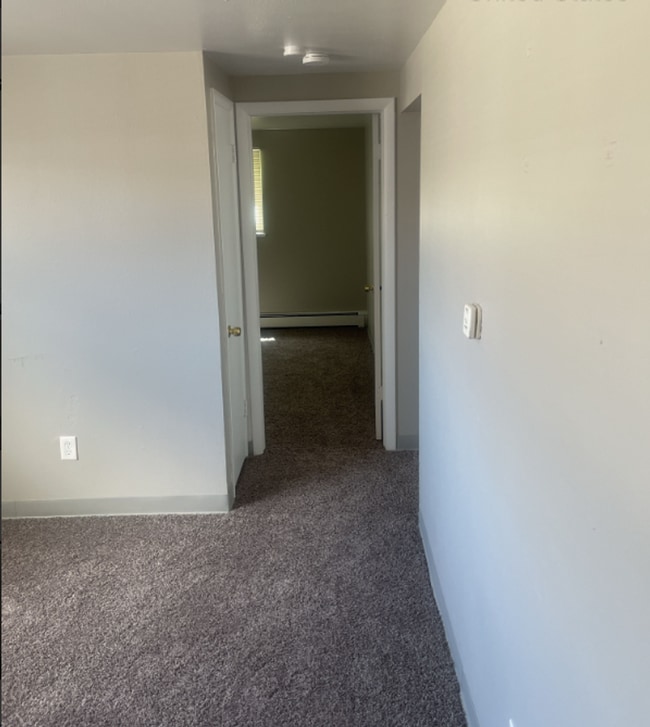 Building Photo - 2 Bedroom 1 Bathroom Westminster Quadplex - Lower unit