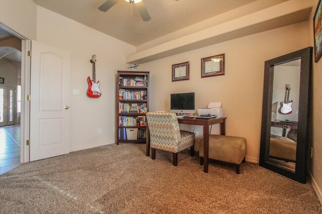 Building Photo - Plenty of space with this 4 Bedroom, 2 Bat...