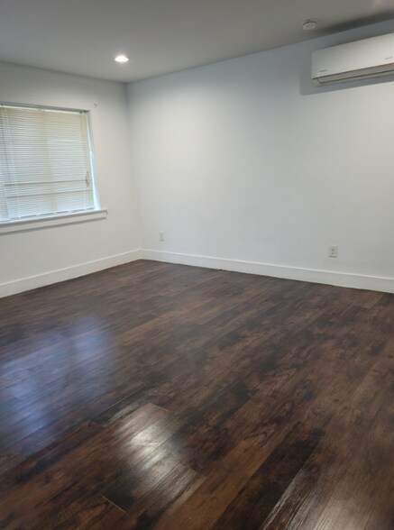 Building Photo - 740 Edgemont Ave