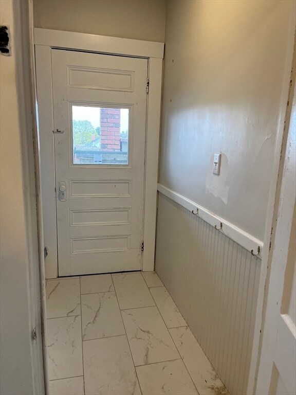 Building Photo - 145 Winsor Ave