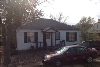 Building Photo - 602 MO-72