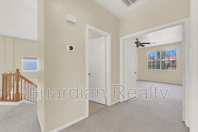 Building Photo - 224 Emerald Vista Way