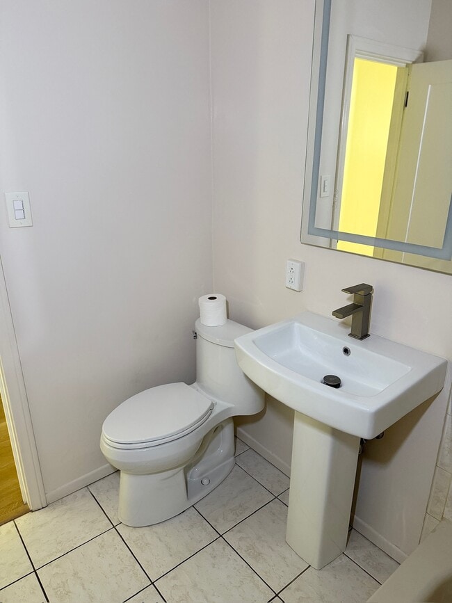 Building Photo - 2110 Glendale Blvd