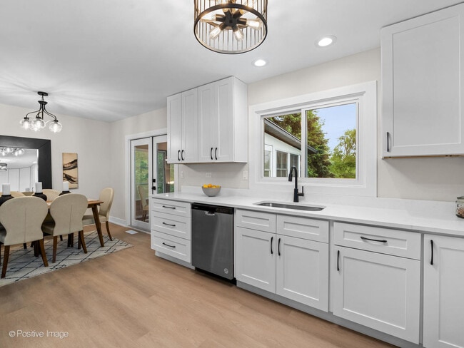 Building Photo - 6950 Longmeadow Ln