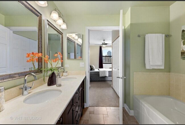 Master bathroom his and her sink - 1529 S State St