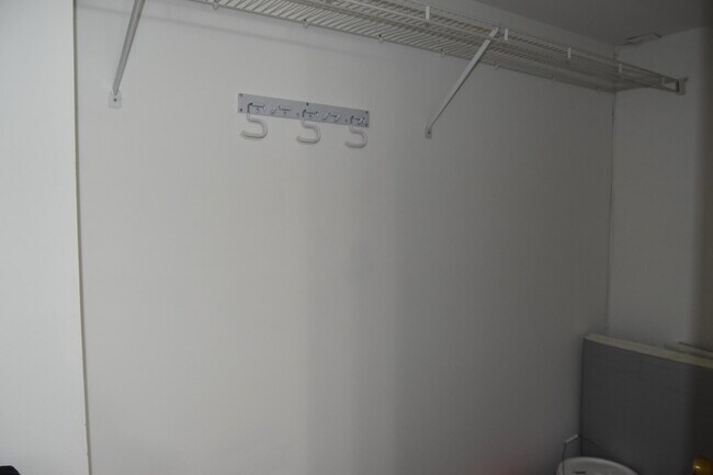 Building Photo - 1238 Hillsboro Mile