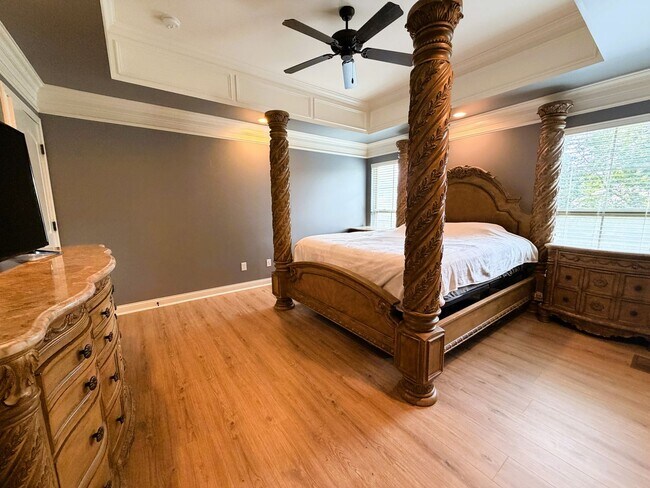 Building Photo - 8123 Autumn Dr