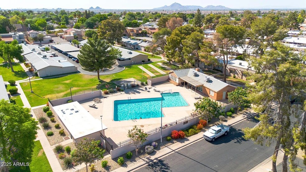 Building Photo - 846 N Date