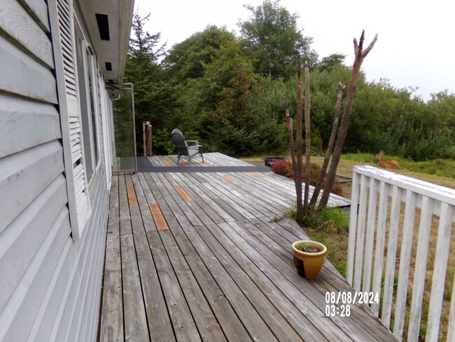 Building Photo - 3bd 2ba Located in Ocean Shores