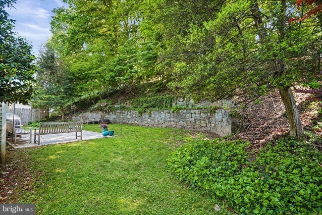 Building Photo - 6117 Larstan Dr