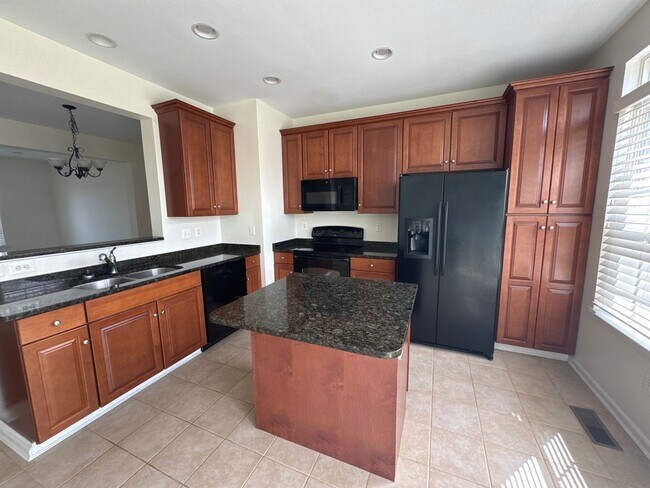 Building Photo - Stylish End-Unit Townhome on  Oakridge Lane – Hellertown, PA