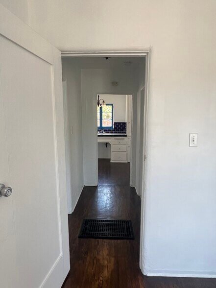 Hallway - 1931 Avalon St