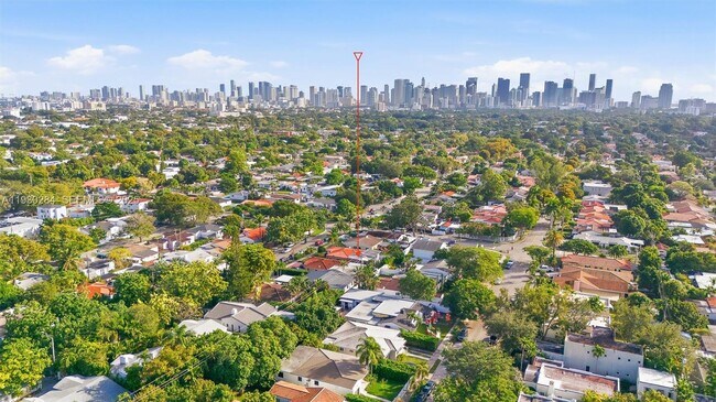 Building Photo - 2120 SW 16th St