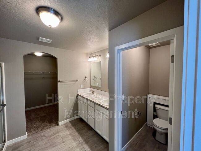 Building Photo - 3218 San Carlo Ave