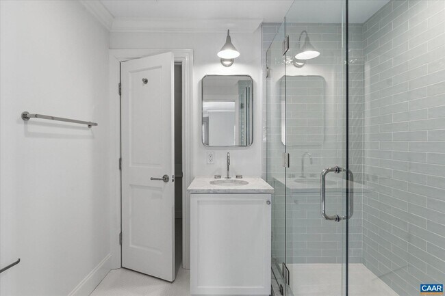 Building Photo - 4018 Fairway Dr