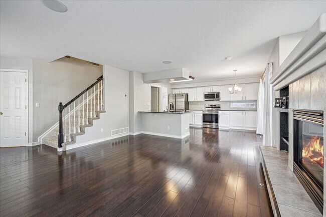 Building Photo - Wonderful 3 bedroom, 3.5 bath home in High...