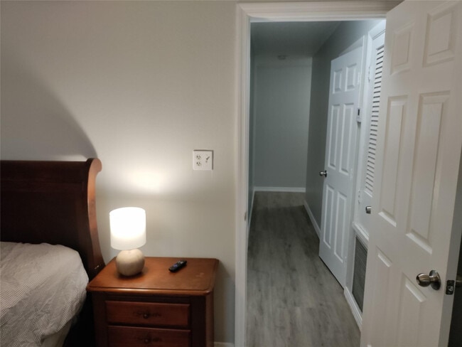 Building Photo - 77 Cardinal Dr