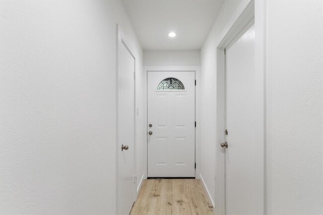 Building Photo - 7811 Croftwood Dr