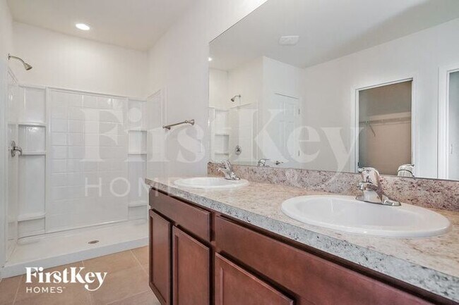 Building Photo - 441 SW 24th St