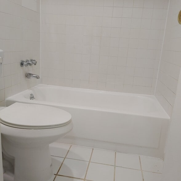 Building Photo - 23 Fargo Ct