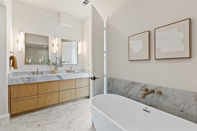 Building Photo - 4330 Dickason Ave