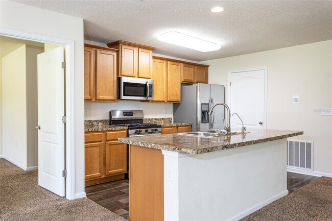 Building Photo - "Charming 3-Bedroom Home with 2 Baths and ...