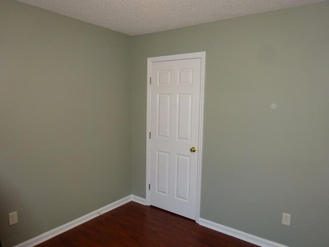 Building Photo - 125 St Kitts Ct