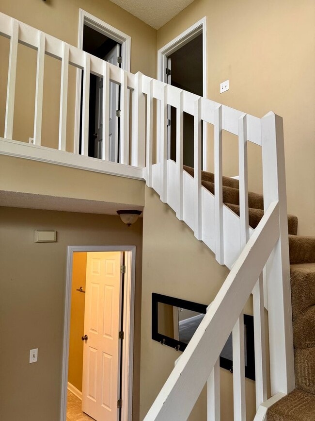 Building Photo - 156 Woodfield Pl