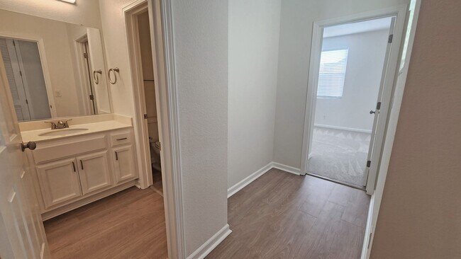 Building Photo - 840 Bronze Ln