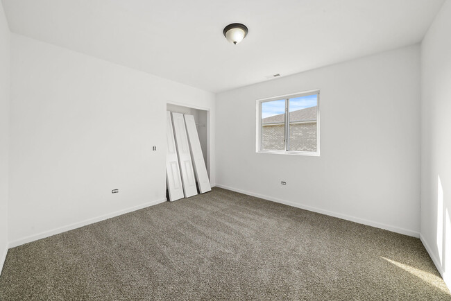 Building Photo - 13916 Central Park Ave