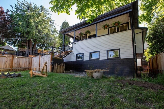 Building Photo - 13027 40th Ave S