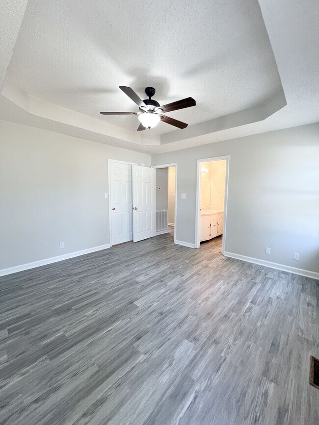 Building Photo - 531 Gainey Dr