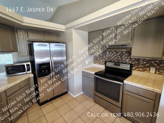 Building Photo - 1447 E Jasper Dr