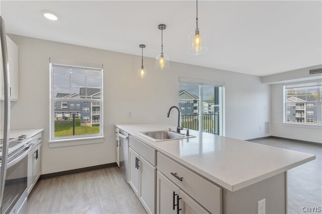 Building Photo - 16 Loso Dr
