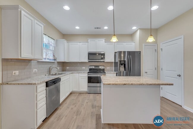 Building Photo - 4-Bedroom Home in Seagrass Station, Bluffton