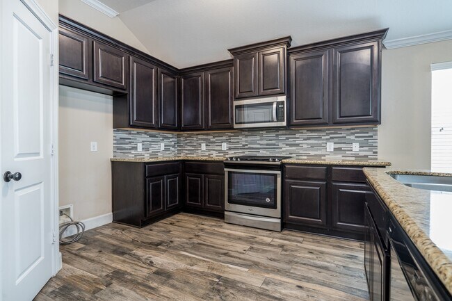 Building Photo - 18123 Willow Edge Dr