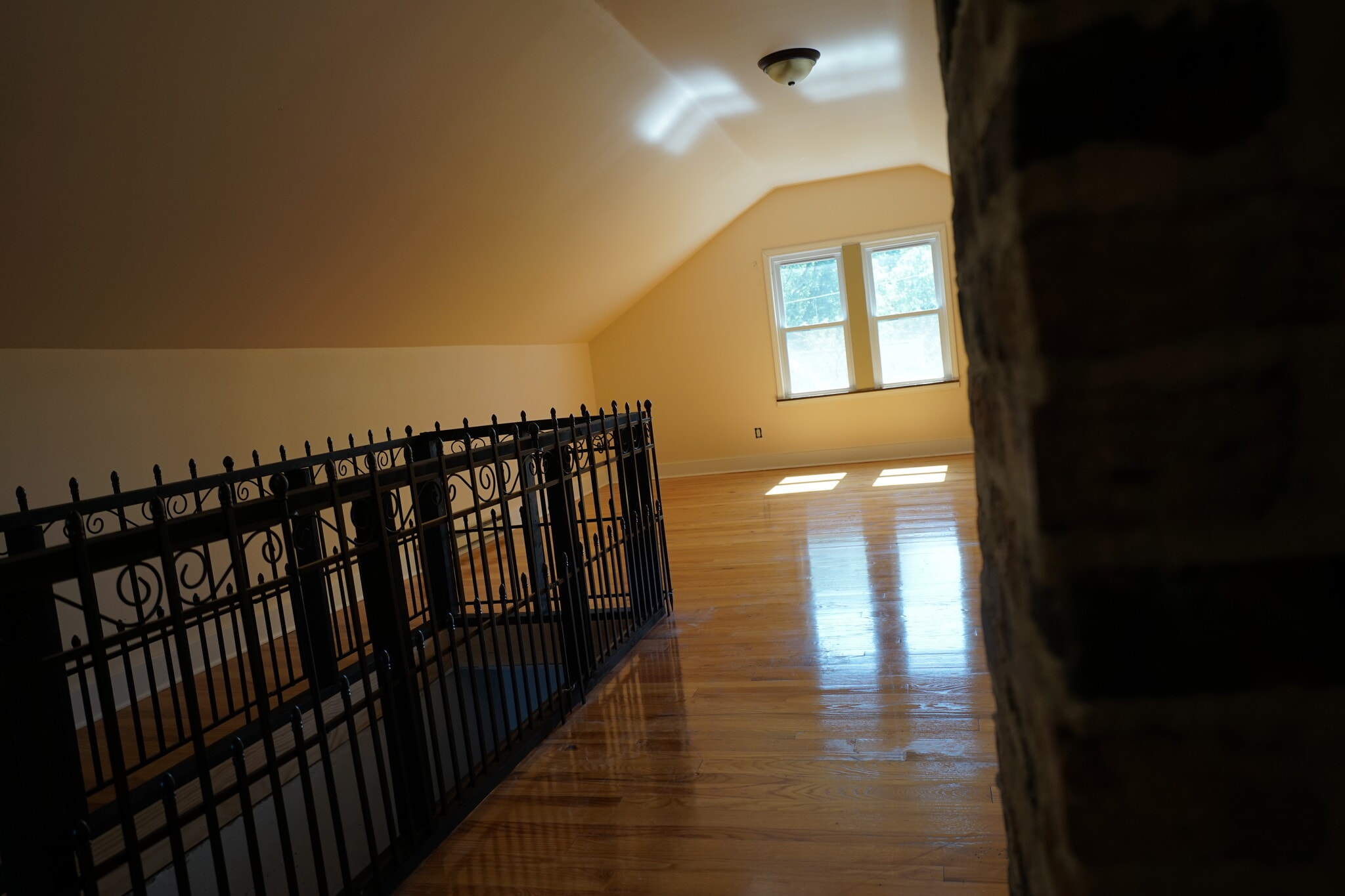 LOFT - 1652 Ethel Ave