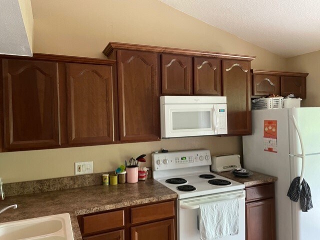 Building Photo - 124 Reserve Cir