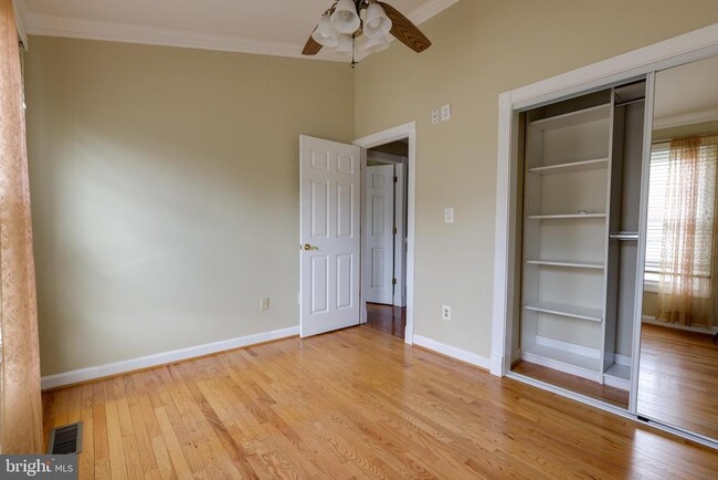 Building Photo - 43440 Postrail Square