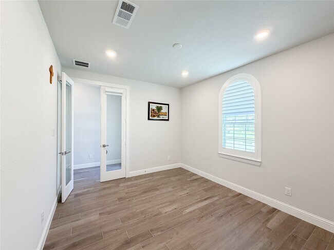 Building Photo - 13203 Wood Leaf Pk