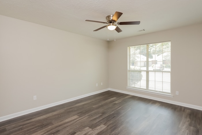 Building Photo - 1649 Meadow Oak Ct