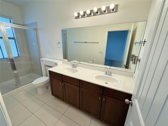 Building Photo - 1071 NW 33rd Manor