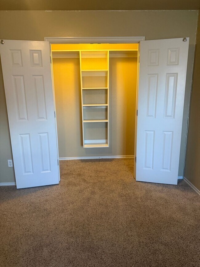 Building Photo - 10305 NW 38th Terrace