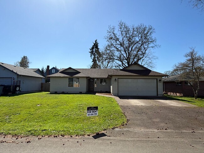 Building Photo - **MOVE IN SPECIAL**  Must See Updated 3 Bedroom with Large Yard!