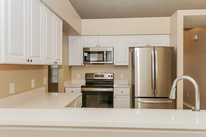 Building Photo - 2065 E Gloria Dr