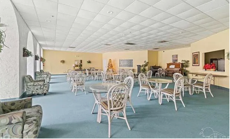 Building Photo - 224 E Garden St