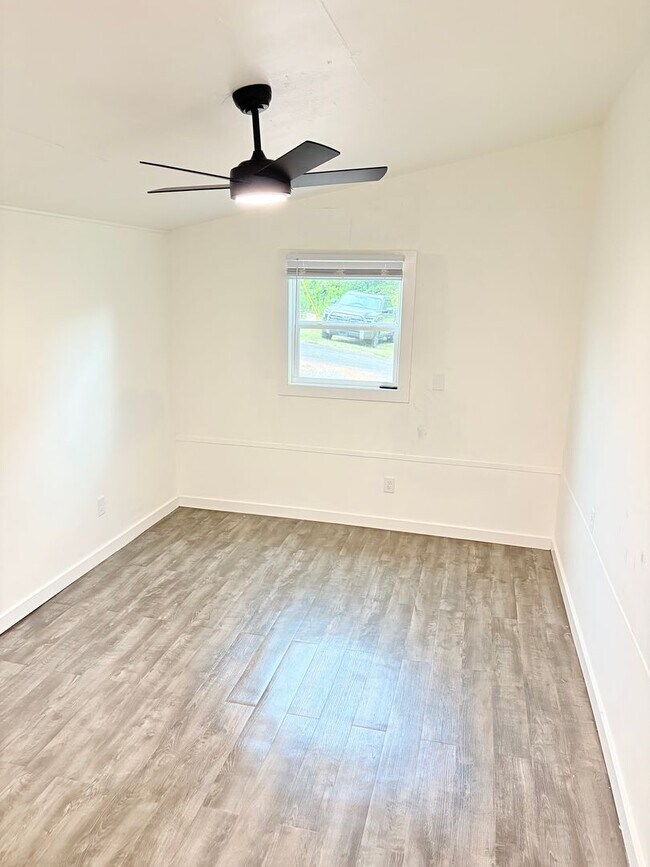 Building Photo - 484 Macon Hwy