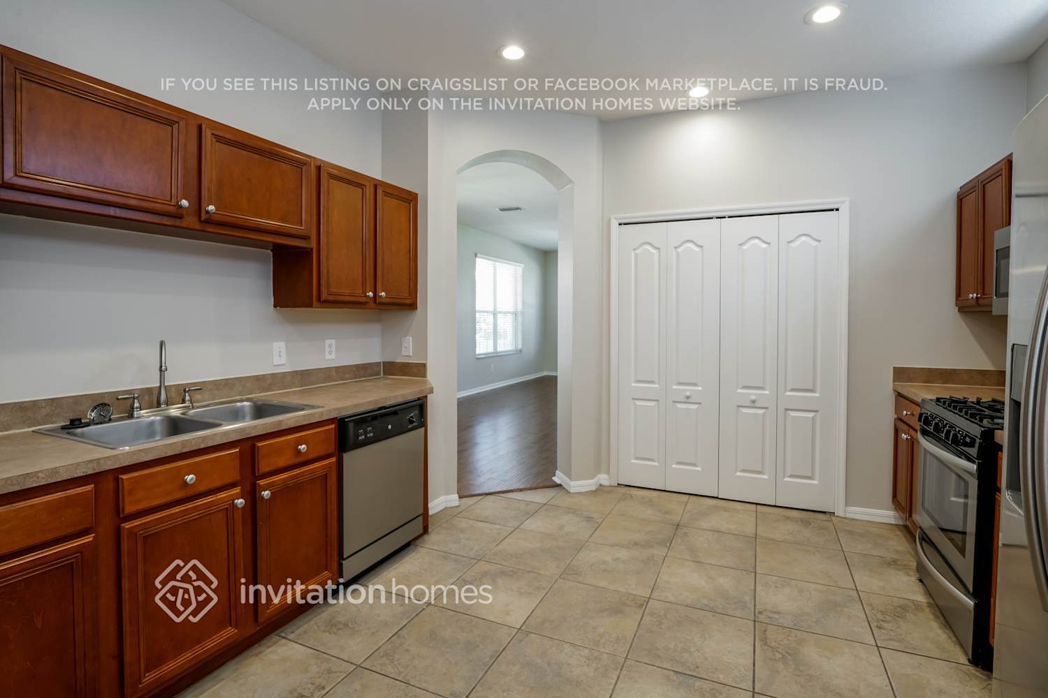 Building Photo - 5019 Bridgeway Ln